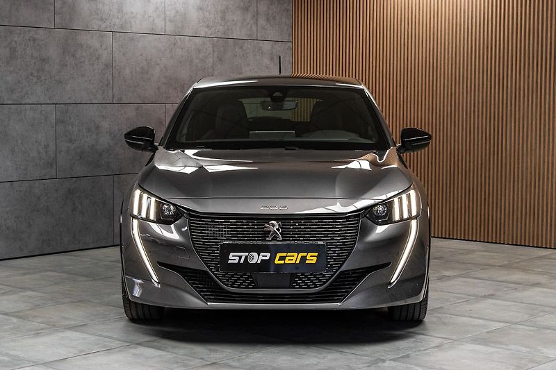 Peugeot 208 1.2 GT PACK 100 S&S EAT8*ČR* - fotka 2 z 42