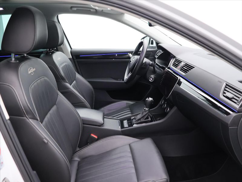 Škoda Superb 2,0 TDI 140kW DSG 4x4 CZ L&K - fotka 12 z 34