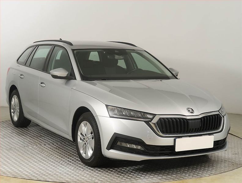 Škoda Octavia (2022) Ambition 2.0 TDI, ČR,1.maj - fotografie inzerátu