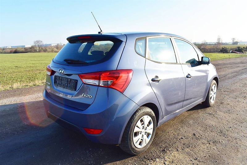 Hyundai ix20 1,4 16V 1.MAJ,AC,SERVIS AKCE - fotka 4 z 16