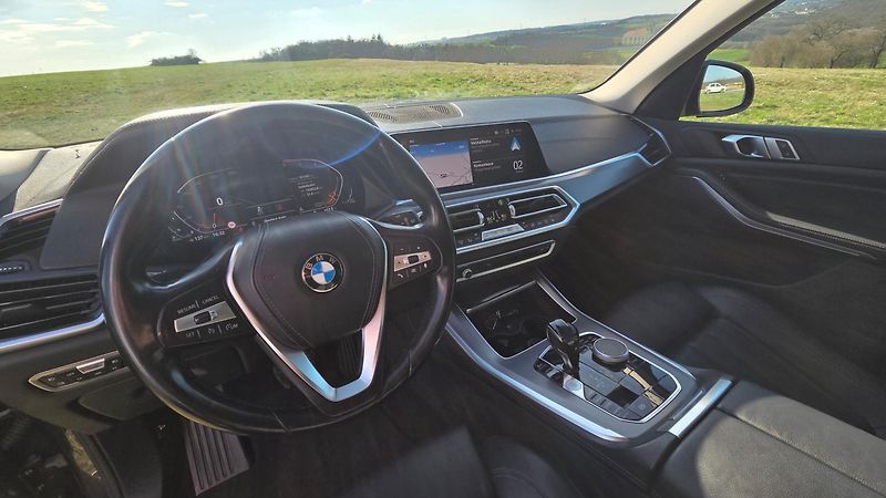 BMW X5 (2019) 3.0 /195kW - fotka 14 z 20