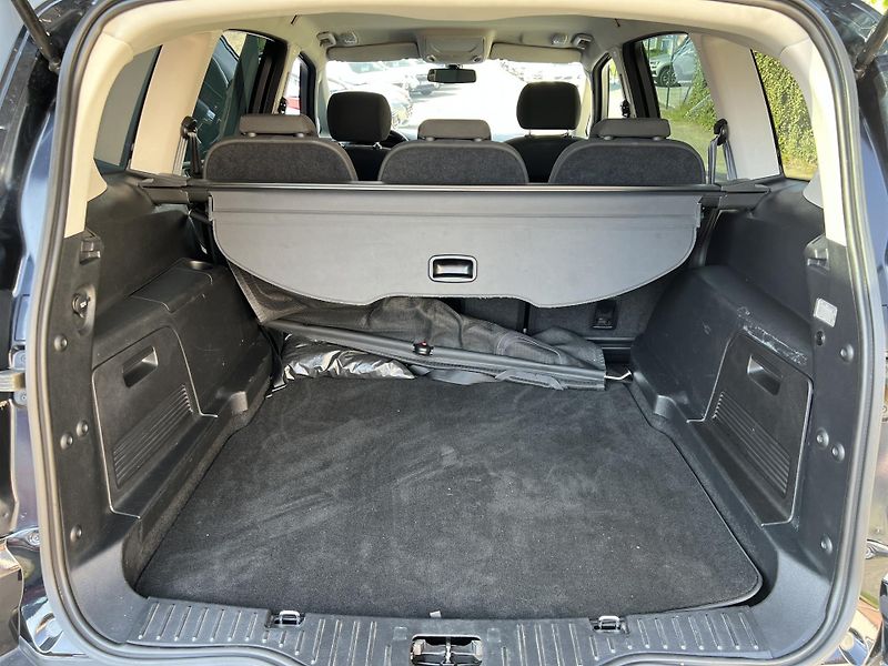 Ford S-MAX 2.2TDCi AUTOMAT NAVI KLIMA - fotka 28 z 44