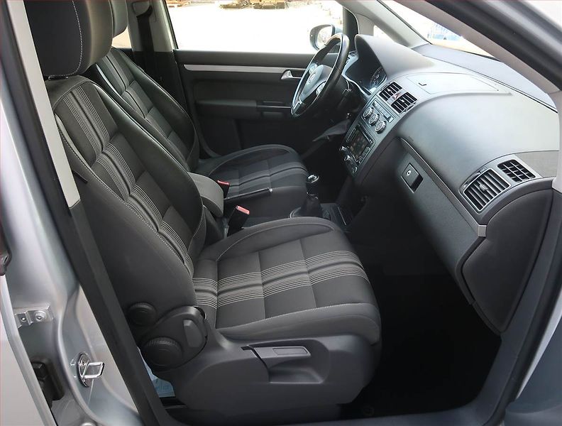Volkswagen Touran (2012) Comfortline 1.4 TSI, Navi - fotka 9 z 19