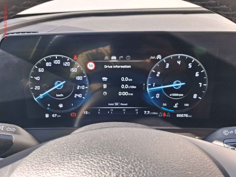Kia Sportage (2022) 1.6T-GDi, 2.maj,ČR, LED - fotka 16 z 22