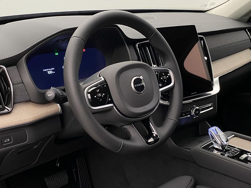 Volvo XC90 (2025) B5 AWD AUT BRIGHT PLUS 7míst - fotka 4 z 76
