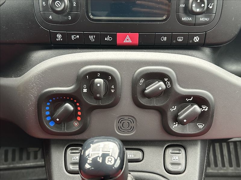 Fiat Panda 1,3 JTD 75PS  Pop 4x4 - fotka 26 z 49