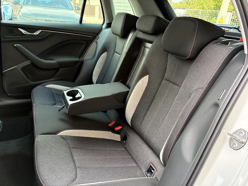 Škoda Kamiq 85kw, TOP SELECTION,1.MAJITEL. - fotka 13 z 31