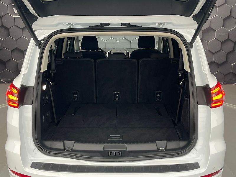 Ford S-MAX 2.5 HEV TITANIUM 7 míst - fotka 33 z 70