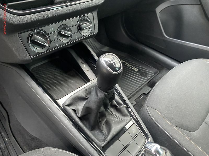 Škoda Scala (2021) 1.0 TSi, 2.maj,ČR, Ambition - fotka 16 z 18