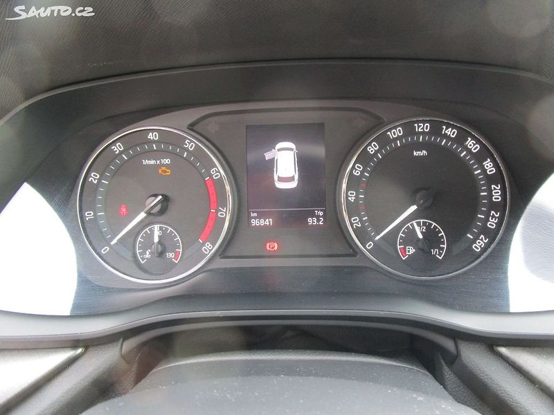 Škoda Octavia 1,5TSI-110KW + STK ČR - fotka 15 z 26