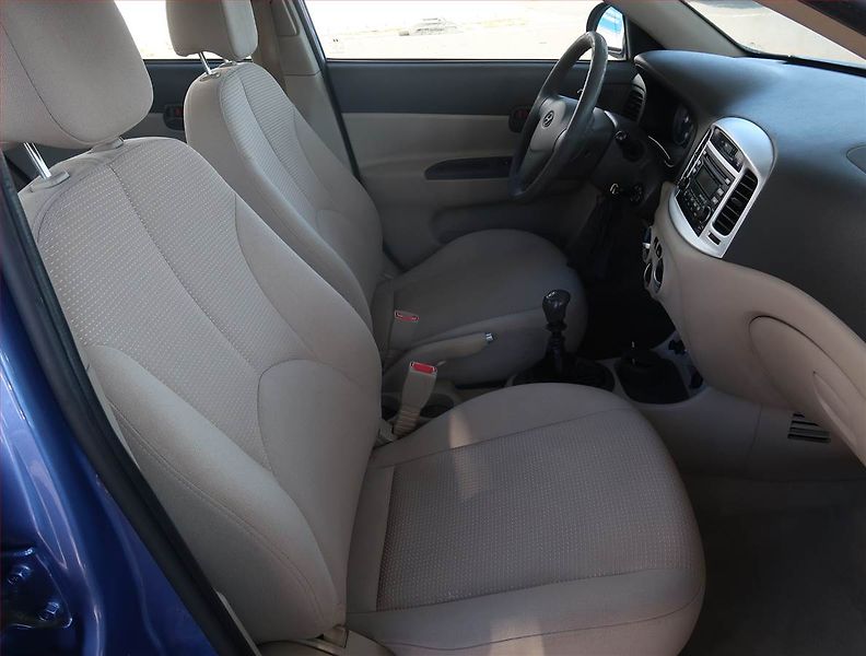 Hyundai Accent (2009) 1.5 CRDi, nová STK, Klima - fotka 9 z 15
