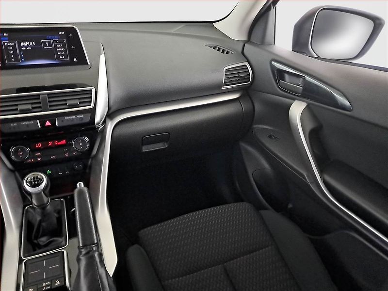Mitsubishi Eclipse Cross (2021) 1.5 T-MIVEC, Serv.kniha - fotka 8 z 17