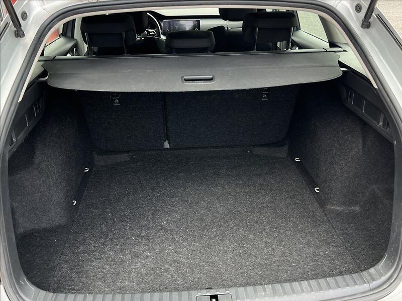 Škoda Octavia 2,0 TDI 85kW Active Combi - fotka 16 z 23