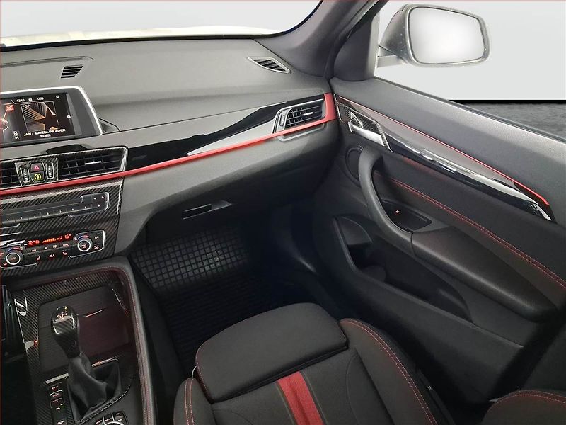 BMW X1 (2017) M Sport xDrive20d, 4X4 - fotka 8 z 20