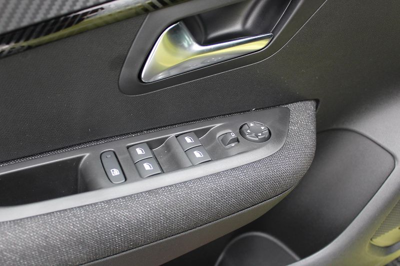 Peugeot 208 (2026) STYLE Turbo 100 MAN6 - fotka 14 z 21