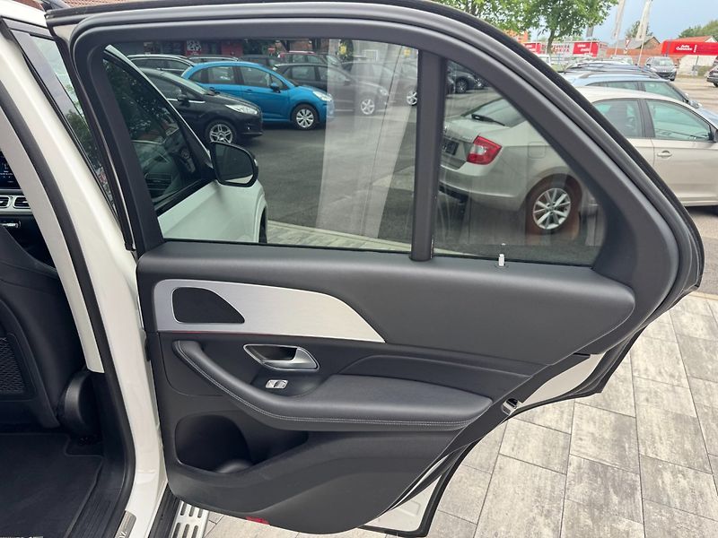 Mercedes-Benz GLE (2019) 350D AMG Line 4Matic - fotka 23 z 30
