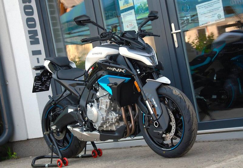 CFMOTO (2026) 675NK - fotka 2 z 25