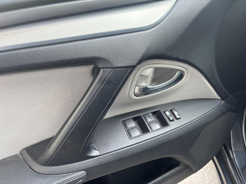 Toyota Avensis (2015) 1.8VVTi, 108kW, REZERVACE - fotka 16 z 17