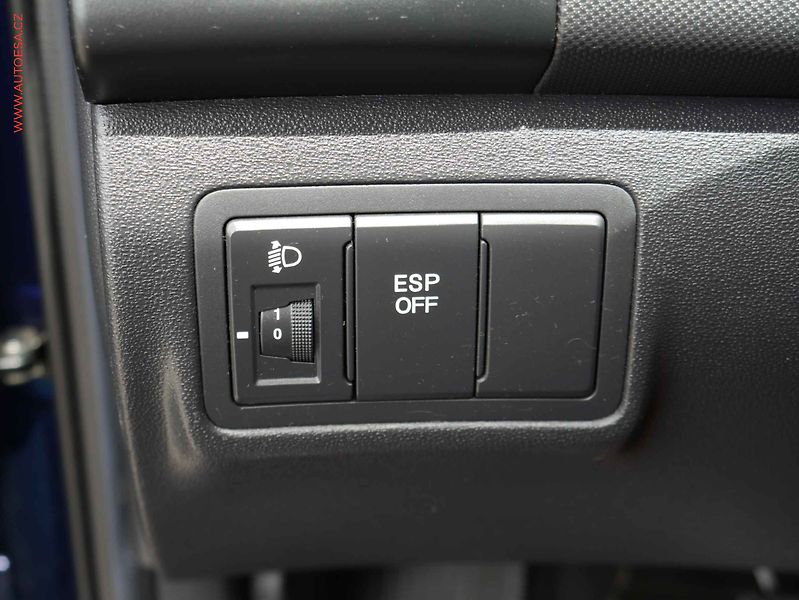 Hyundai i30 (2007) 1.4i, AC, STK5/28 - fotka 15 z 16