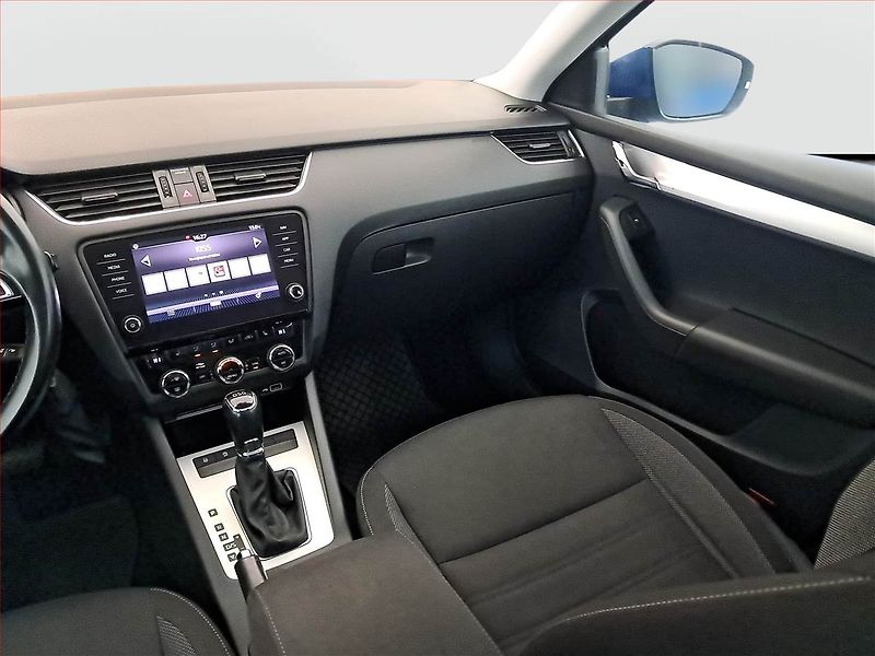 Škoda Octavia (2018) 1.6 TDI, Automat, Navi - fotka 8 z 16