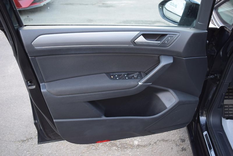 Volkswagen Touran (2021) 1.5TSI 110kw ACTIVE 7 MÍST NAV - fotka 20 z 41