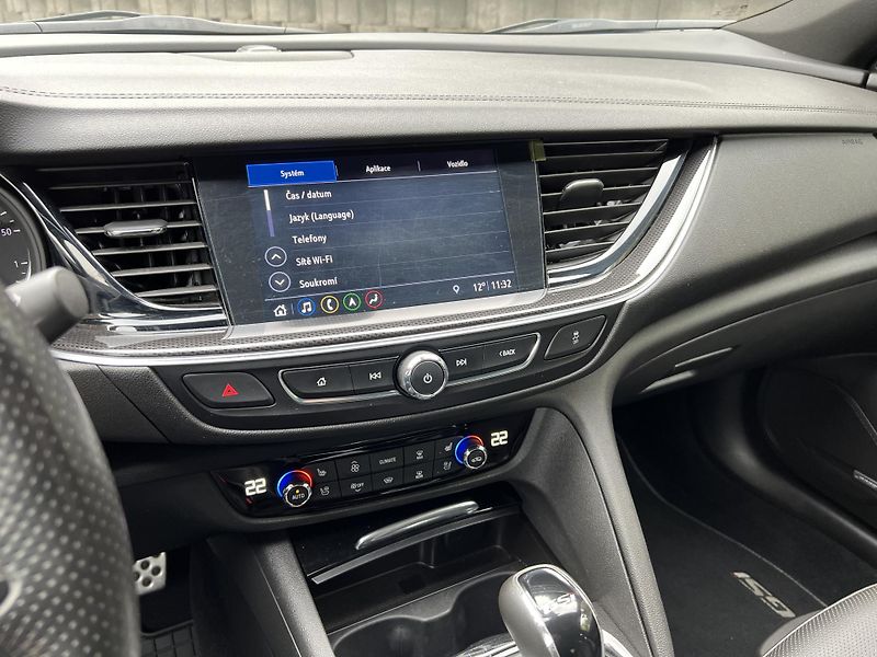 Opel Insignia Grand Sport GSI 2.0CDTI 154kW - fotka 16 z 26