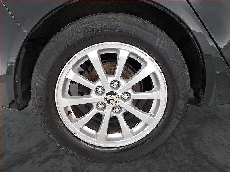 Mitsubishi Lancer (2011) 1.6 MIVEC - fotka 15 z 17