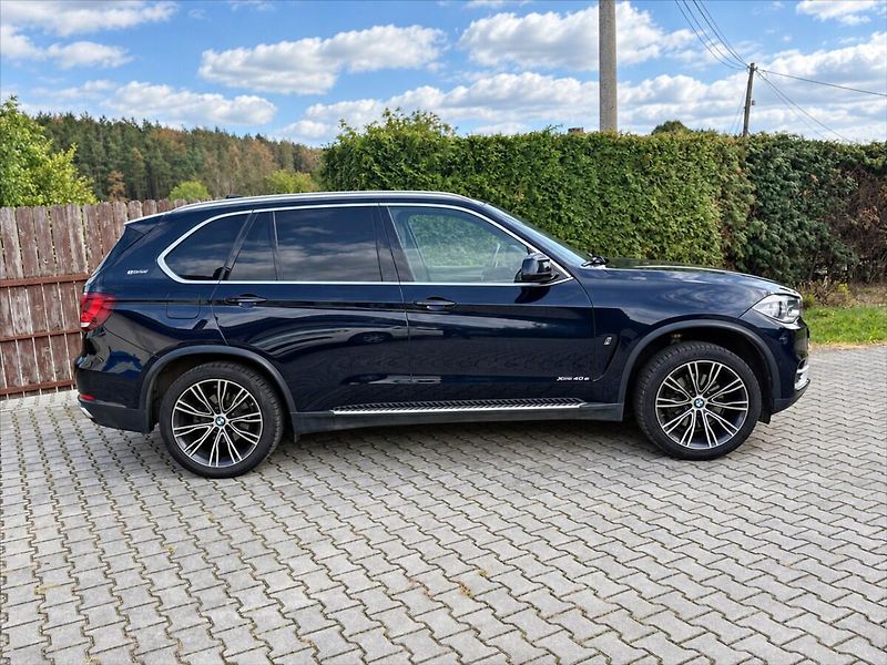 BMW X5 40e Xdrive LED HUD PANO TZ - fotka 7 z 42