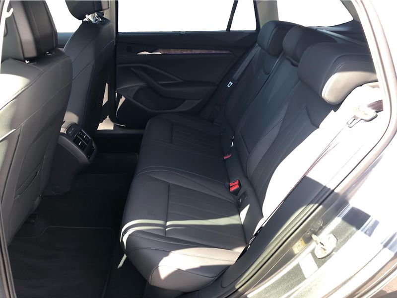 Škoda Superb combi L&K iV - fotka 12 z 30