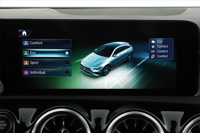 Mercedes-Benz CLA (2025) 200, AMG Line, Matrix, Kamera - fotka 21 z 27