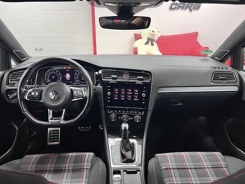 Volkswagen Golf GTI Performance 180 kW - fotka 19 z 50