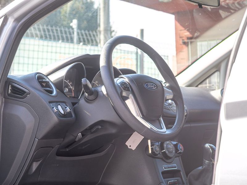 Ford Fiesta (2014) 1.6TDCI 70KW – PO ROZVODECH - fotka 10 z 45