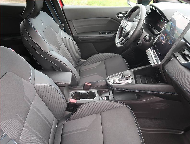 Renault Captur (2025) esprit Alpine E-Tech Full Hybr - fotka 9 z 19