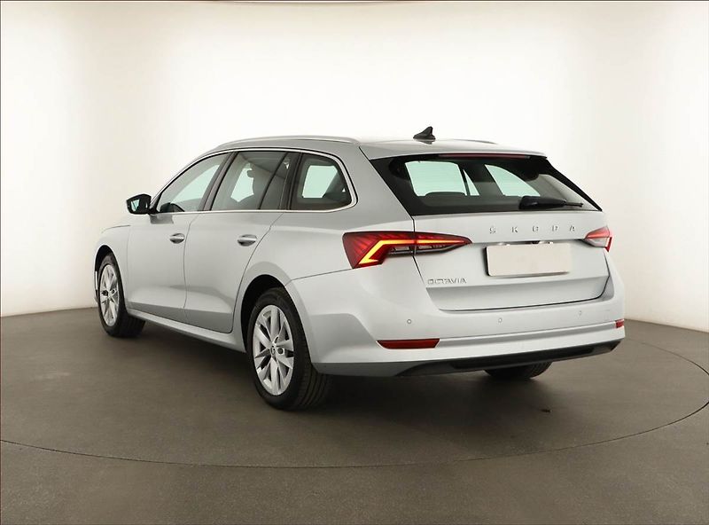 Škoda Octavia (2021) Style 2.0 TDI, Automat, ČR - fotka 4 z 16