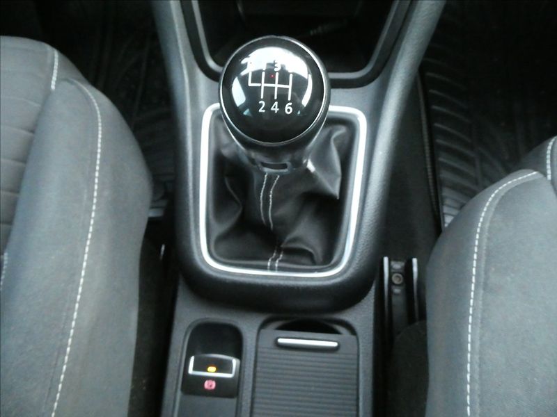 Volkswagen Sharan 2,0 TDi 103kW Cup,2xkola,panor - fotka 34 z 67
