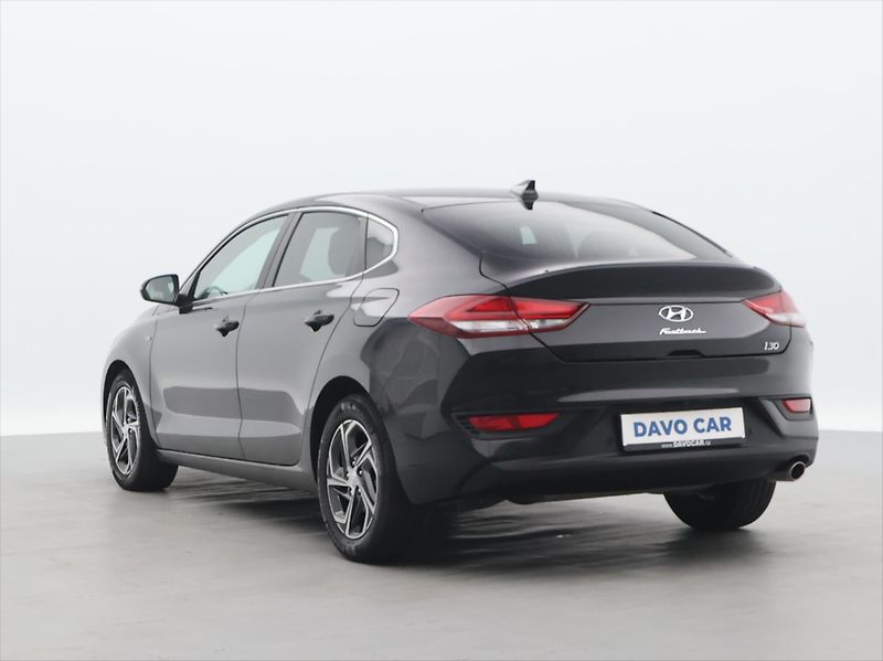 Hyundai i30 1.5 T-GDI Mild LED CZ - fotka 5 z 33
