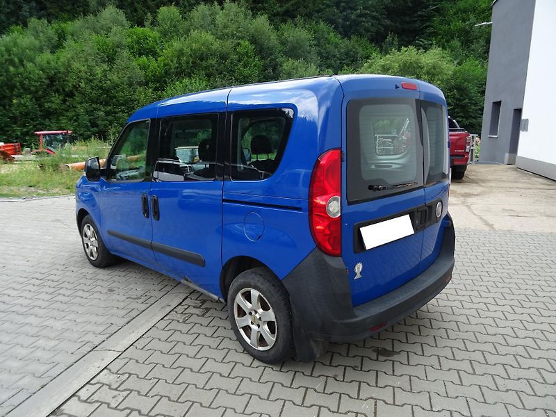 Fiat Dobló (2011) 1.3 JTD 66kw MAN5 - fotka 6 z 24