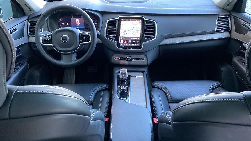 Volvo XC90 PLUS BRIGHT CHROME, B5 AWD, 17 - fotka 12 z 45