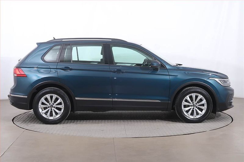 Volkswagen Tiguan (2021) 2.0 TDI - fotka 6 z 24