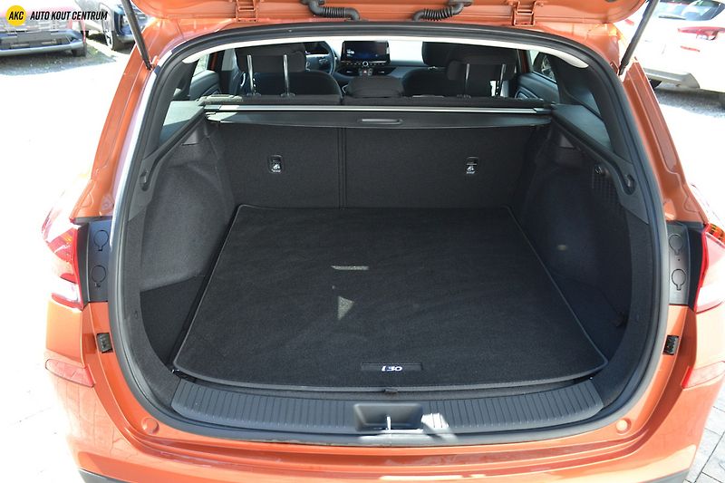 Hyundai i30 WG 1.5T-GDI 103KW DCT FAMILY N - fotka 16 z 41