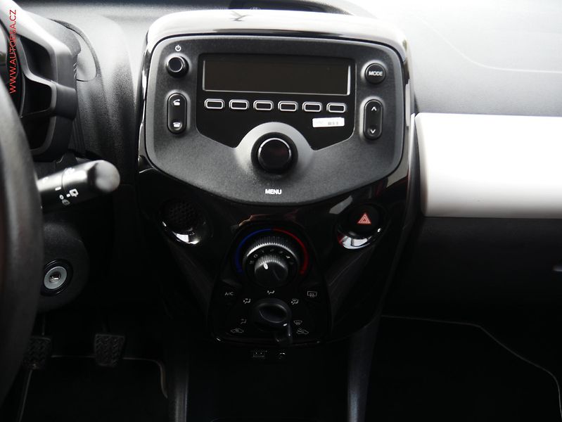 Peugeot 108 (2018) 1.2PT, Style - fotka 11 z 15