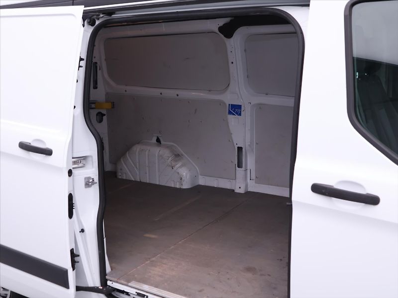 Ford Transit Custom 2,2 TDCI 74kW L2H2 Klima - fotka 12 z 27