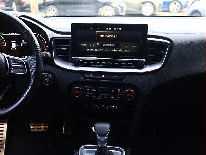 Mercedes-Benz GLA (2014) 220 CDI 4MATIC, 4X4 - fotka 10 z 18