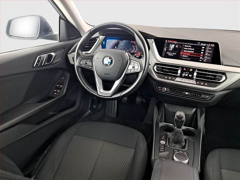 BMW Řada 2 (2021) 218i Gran Coupé, Serv.kniha - fotka 7 z 18