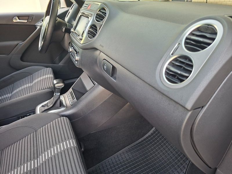 Volkswagen Tiguan (2009) 2.0TDI 103kW DSG 4MOTION -ČR - fotka 20 z 35