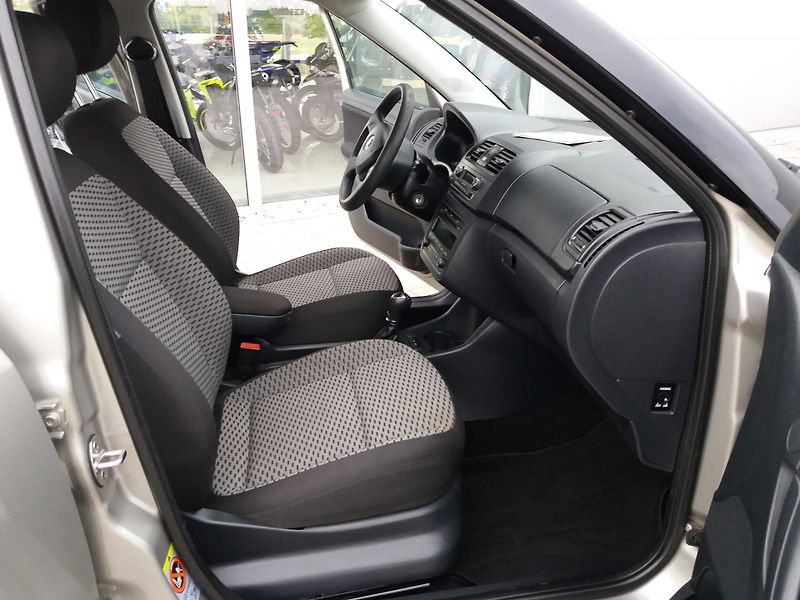 Škoda Fabia 1.2TSi,77kW,DSG,DIG.KLIM,VÝHŘE - fotka 17 z 36