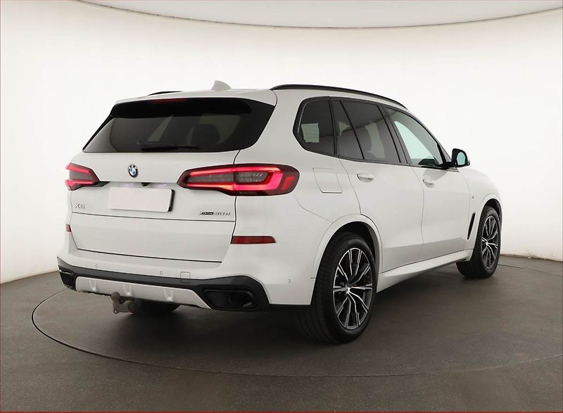 BMW X5 (2020) xDrive30d - fotka 5 z 21