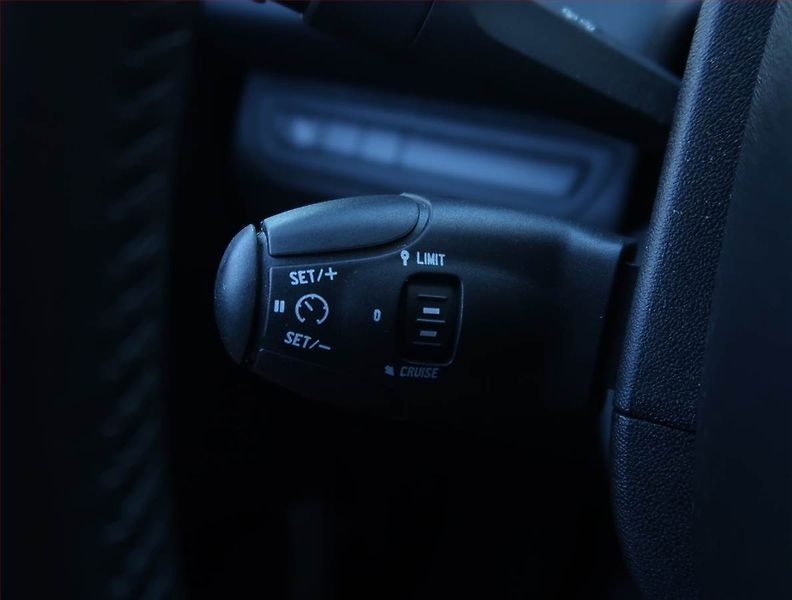 Peugeot 208 (2018) 1.2 PureTech, ČR,1.maj - fotka 12 z 16