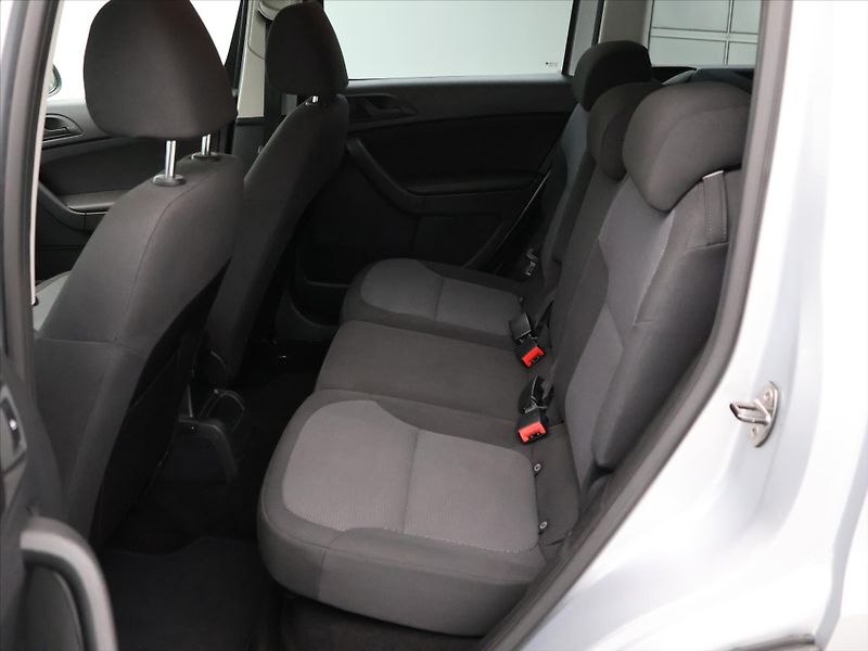 Škoda Yeti 1,2 TSI 77kW Klima Tažné 1.Maj - fotka 14 z 26