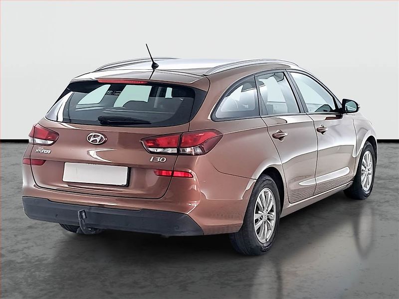 Hyundai i30 (2018) Trikolor 1.0 T-GDI, Serv.kniha - fotka 5 z 17